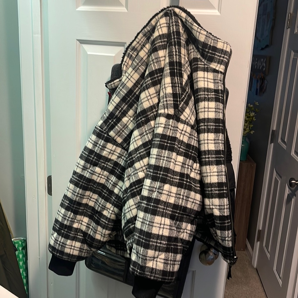 Oversized, reversible Sherpa/puffer/bomber